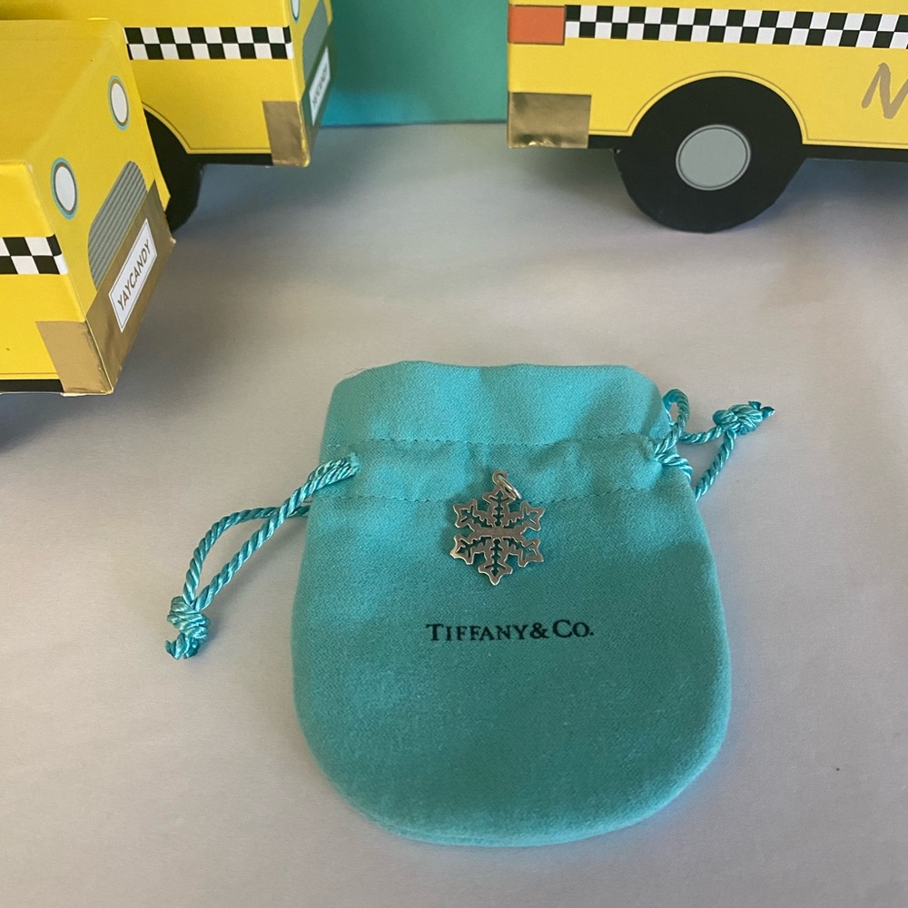 Tiffany & Co. Snowflake ❄️ - Picture 3 of 5